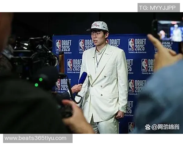 杨瀚森表现出色应在选秀中获得更高顺位赢得球队关键轮换位置